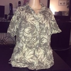 Women’s green leaf trees button up T-shirt top